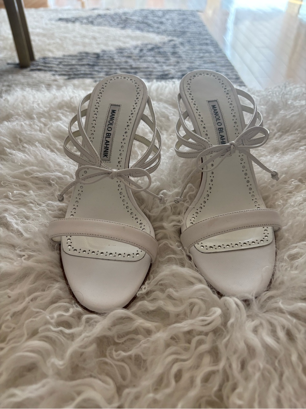 Manolo Blahnik Bomasan 90 Leather Mules in White - RARE NWT